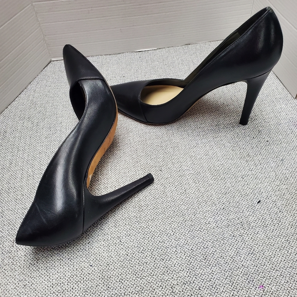 Saks Fifth Avenue Black Leather Pointed Toe Women's Pumps Sz 6